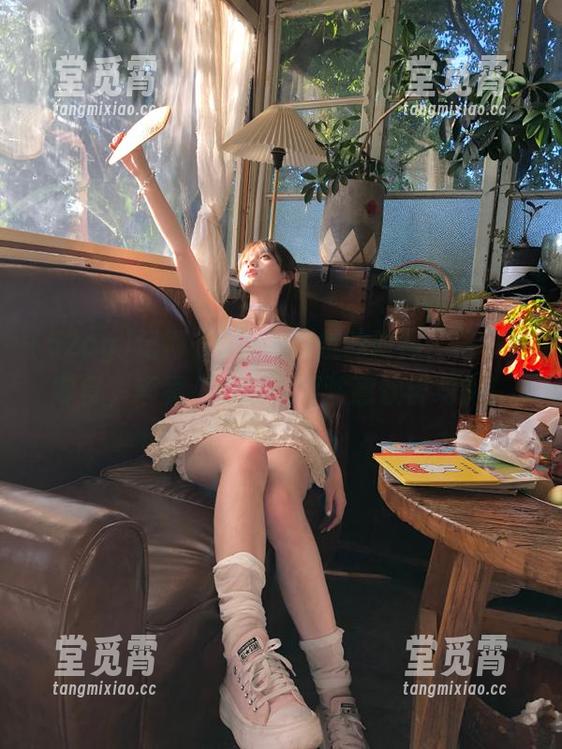 记得去52cg网址的时候，先拿好零食，毕竟“吃瓜”要注意饮食均衡！