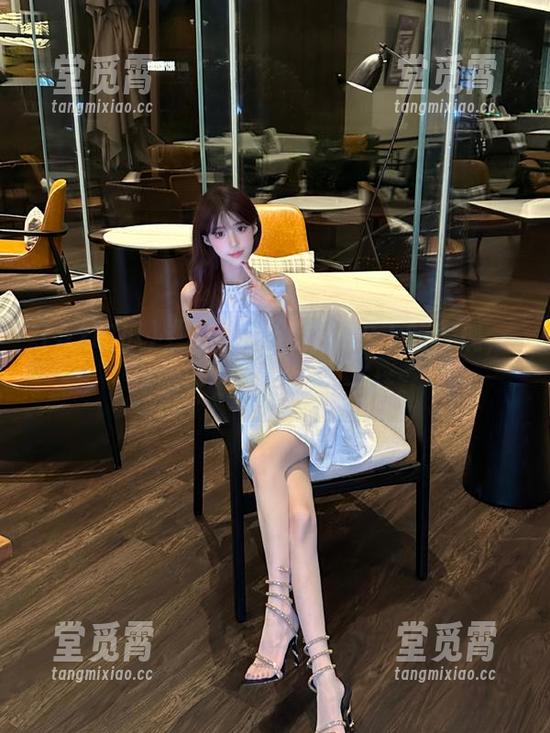 “52吃瓜”在iOS上的表现，啧啧，果然有点不一样。