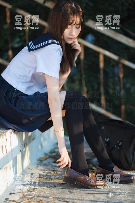 66吃瓜 66吃瓜官网:免费吃瓜,不怕水深火热,就怕你们的瓜太好吃!