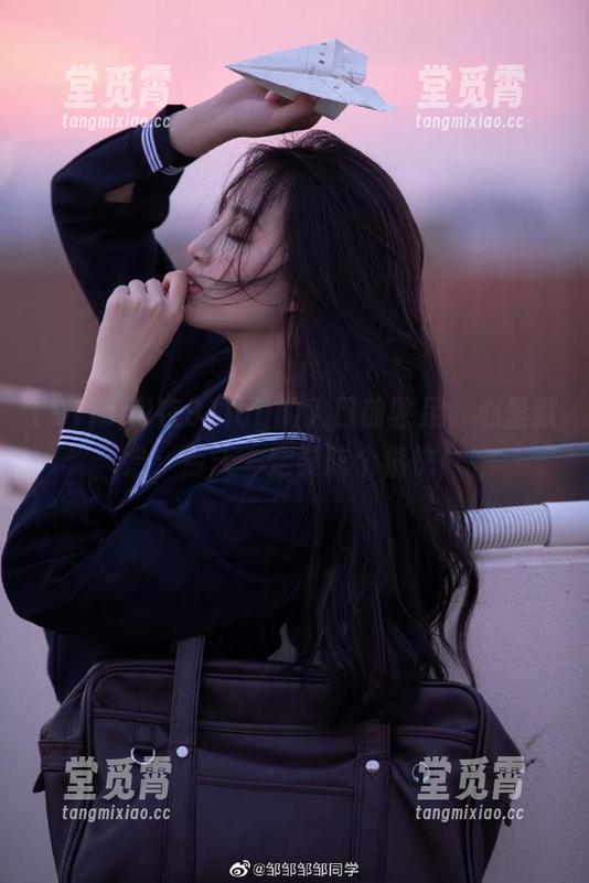91icg 在91icg的入口前驻足,心里默念:今天一定要吃个痛快!