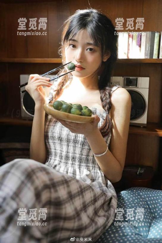 91吃瓜 91吃瓜在线,直达娱乐沙滩,成片的瓜子随你捡!