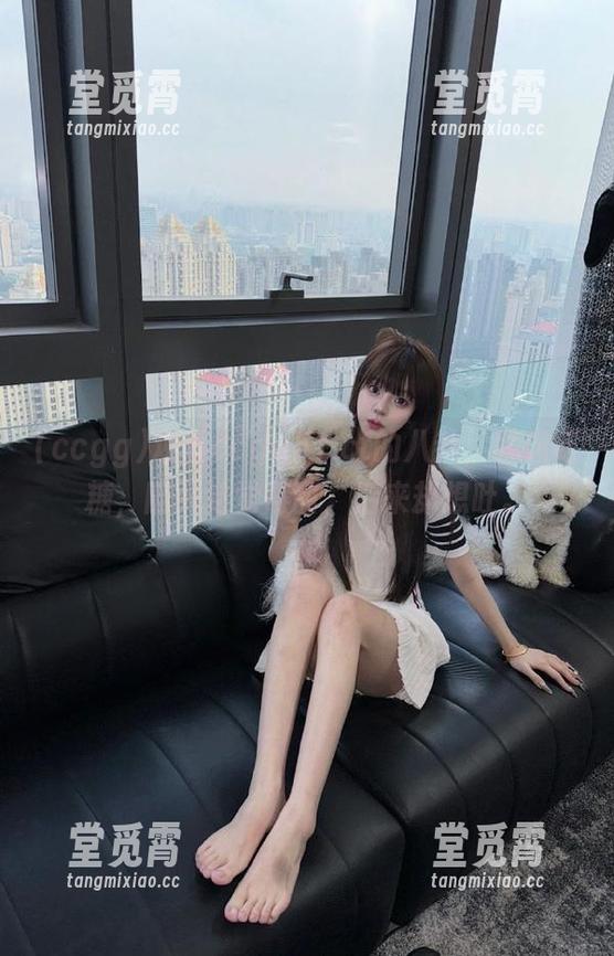 观看ccgg51.ct的八卦，就像吃糖，刚开始觉得甜，后来却想吐。