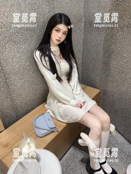www.黑料 免费里的“www.黑料”,我坐等大饱眼福,今天又是哪个明星的“路人甲”出轨呢?