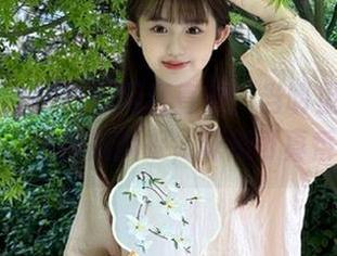 吃瓜网红直达：当明星私下里的小动作被捕捉，味道可真香～