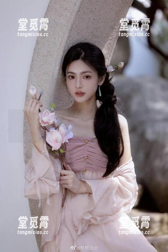 登录之后，扒哥黑料真的是个宝藏，下载的时候还得瑟一番？