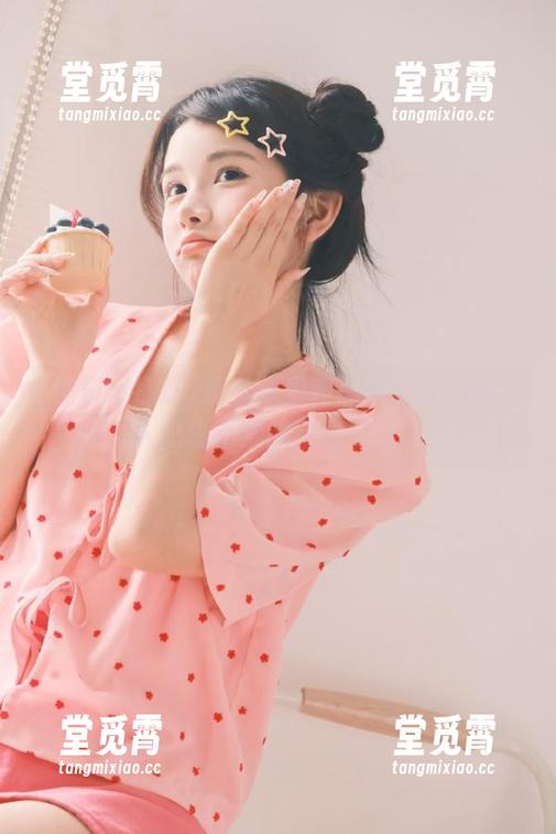 观看苹果和黑料不打烊的令人忍俊不禁的精彩对话。