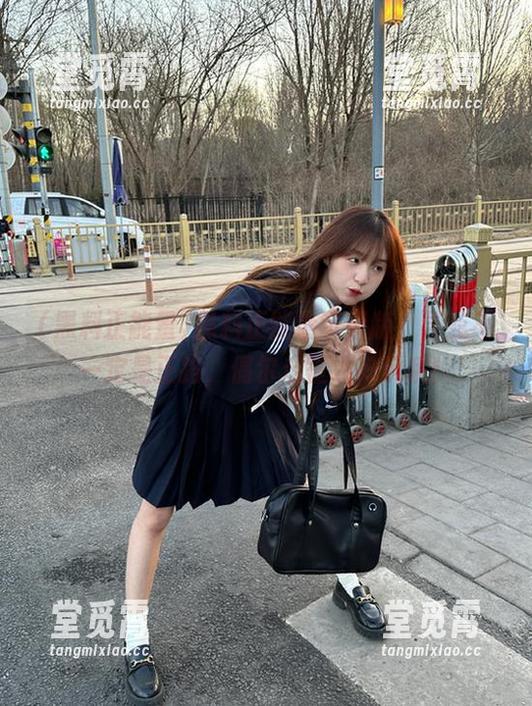 黑料正能量 黑料正能量苹果版,导航不一定是正路,偶尔走歪才好玩哦!