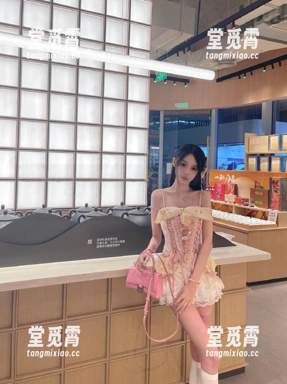 黑料网 “黑料网”在线,等你下载,千奇百怪的瓜一键带回家!